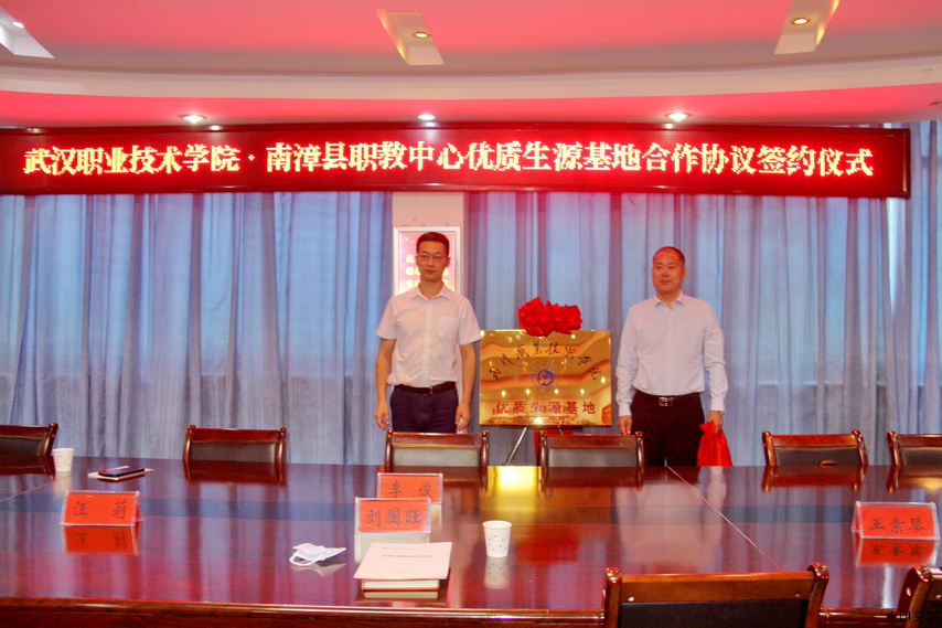 22cea83c37564f7e8f42e47971537382.jpg 22cea83c37564f7e8f42e47971537382.jpg