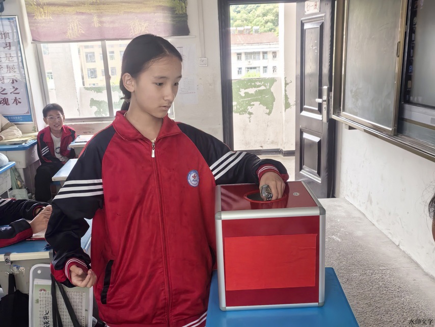 33a6c6af377a400f9723dfb97269f18d.jpg 33a6c6af377a400f9723dfb97269f18d.jpg